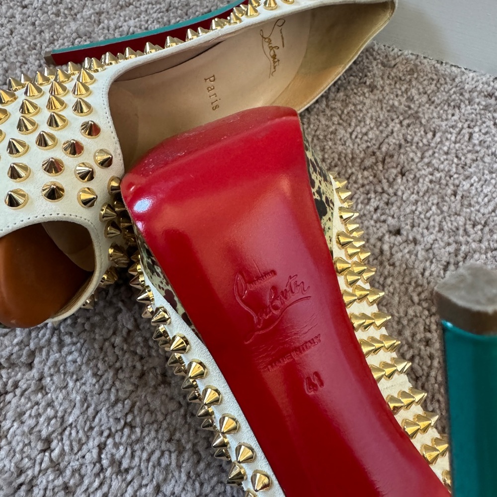 CHRISTIAN LOUBOUTIN LADY PEEP SPIKE MULTI WHITE PUMPS